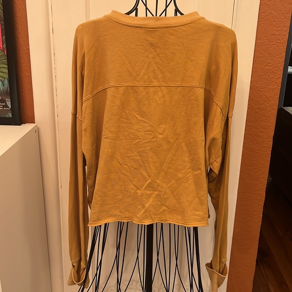 Universal Thread Cropped Henley-Sz L - Picture 6 of 7